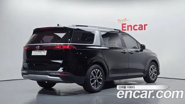Kia Carnival Diesel 9-Seater Prestige 2020 — фото 2