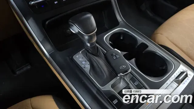 Kia Carnival Diesel 9-Seater Prestige 2020 — фото 9