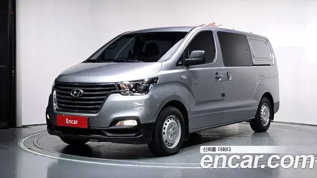 Hyundai Starex Van 5-Seater Style 2020