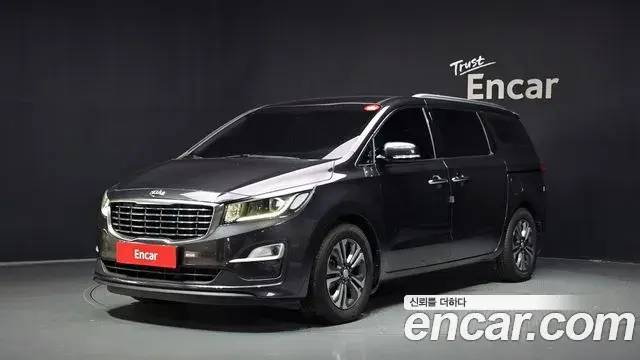 Kia Carnival 11-Seater Prestige 2019