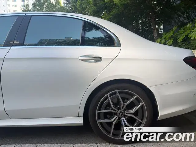 Mercedes-Benz E-Class E220d 4MATIC AMG Line 2022