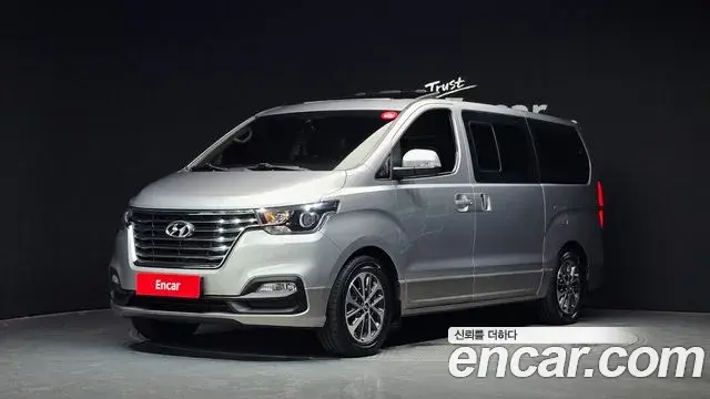 Hyundai Starex Urban 9-Seater Exclusive 2019