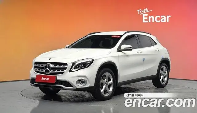 Mercedes-Benz GLA-Class GLA220 2019
