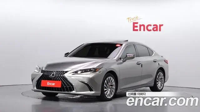 Lexus ES Executive 2023