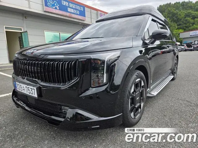 Kia Carnival Gasoline 9-Seater Hi Limousine Signature 2025