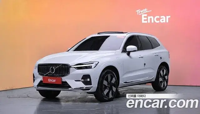 Volvo XC60 T8 Ultra Bright 2025