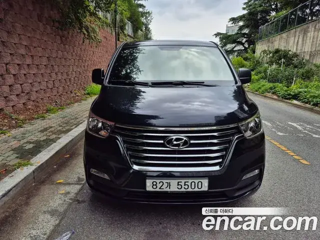 Hyundai Starex Van 3-Seater Style 2019