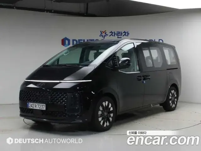 Hyundai Staria 4WD Lounge 7-Seater Inspiration 2025