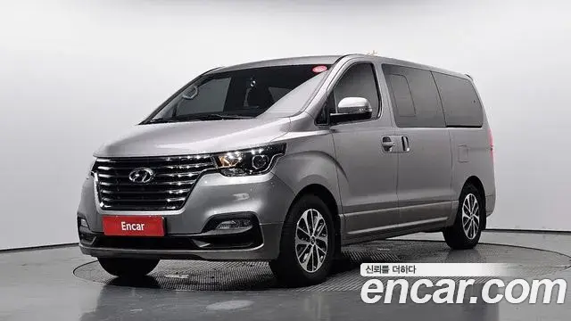 Hyundai Starex Urban 9-Seater Exclusive 2019