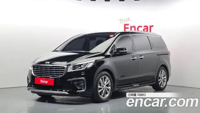 Kia Carnival 9-Seater Luxury 2019