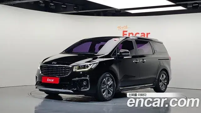 Kia Carnival 9-Seater Luxury 2019