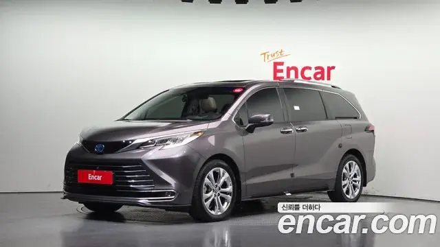 Toyota Sienna 2.5 Hybrid 2WD 2022
