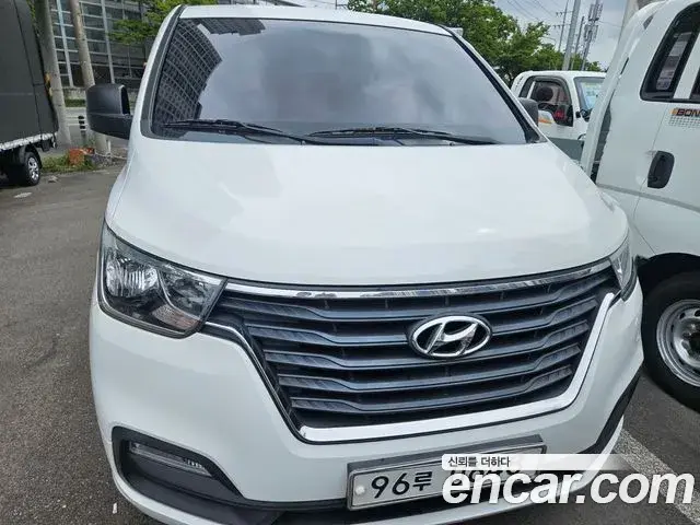 Hyundai Starex Van 5-Seater Modern 2019