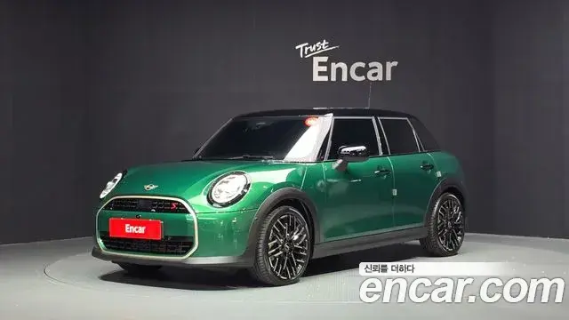 Mini Cooper 5 Door Favoured 2025