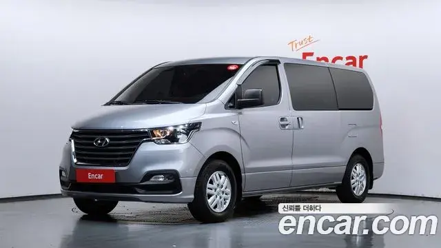 Hyundai Starex Van 3-Seater Smart 2020