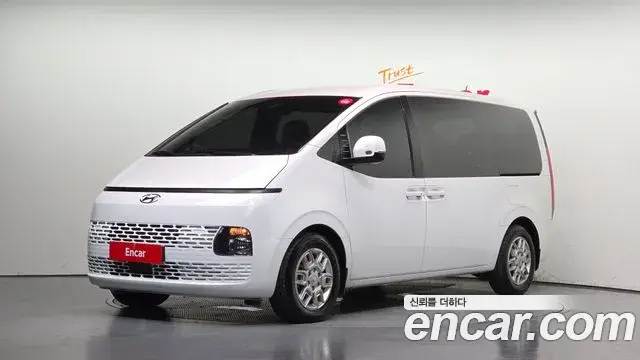 Hyundai Staria Tourer 11-Seater Modern 2022