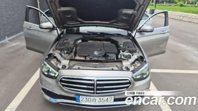 Mercedes-Benz E-Class E220d 4MATIC Exclusive 2023 — фото 6