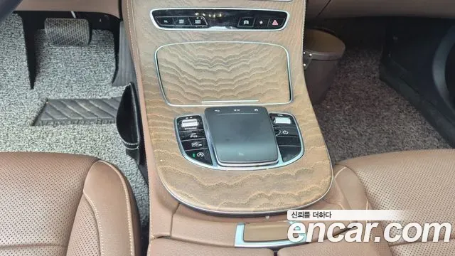 Mercedes-Benz E-Class E220d 4MATIC Exclusive 2023 — фото 9