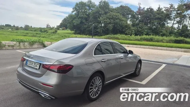 Mercedes-Benz E-Class E220d 4MATIC Exclusive 2023 — фото 2