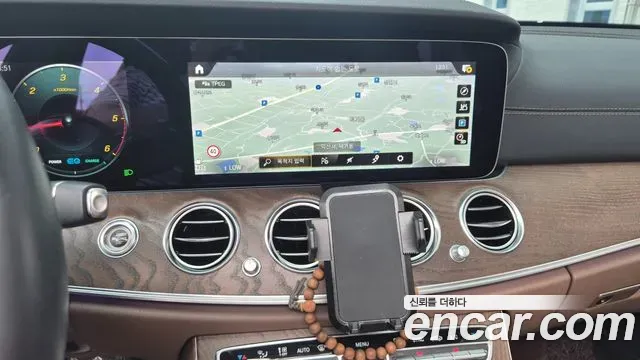Mercedes-Benz E-Class E220d 4MATIC Exclusive 2023 — фото 12
