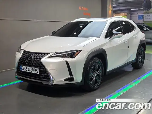 Lexus UX 2.0 2WD 2025