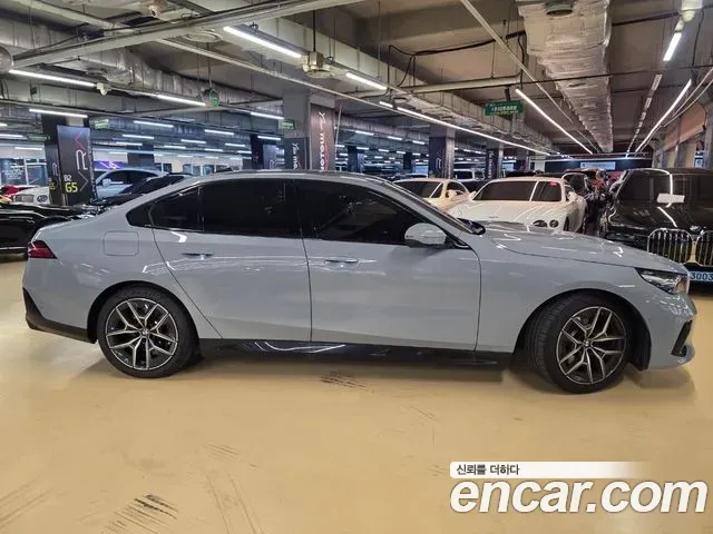 BMW 5-Series 523d xDrive M Sport 2026 — фото 3