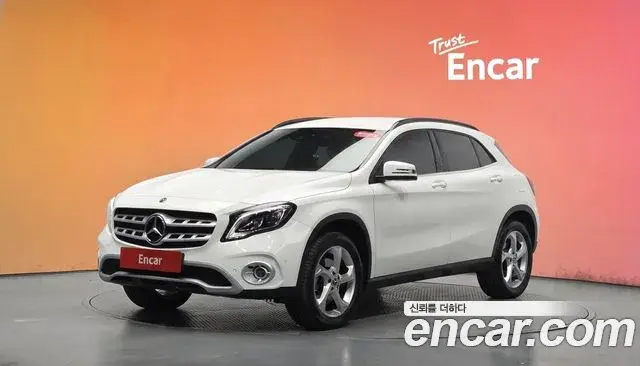 Mercedes-Benz GLA-Class GLA220 2019
