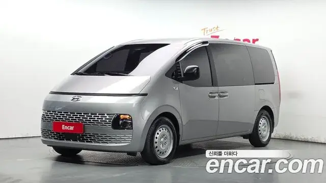 Hyundai Staria Tourer 11-Seater Smart 2022