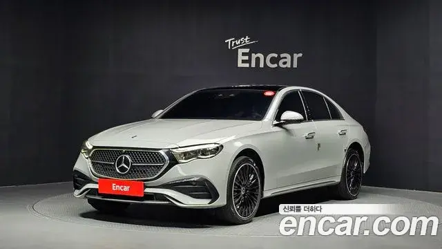 Mercedes-Benz E-Class E300 4MATIC AMG Line Premiere Special 2024
