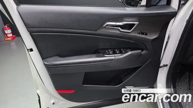 Kia Sportage Diesel 2.0 2WD Signature 2022 — фото 24