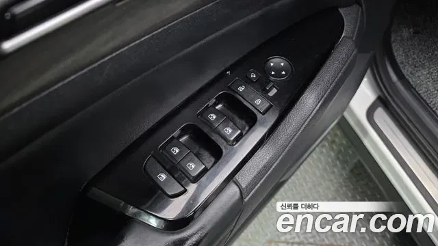 Kia Sportage Diesel 2.0 2WD Signature 2022 — фото 28