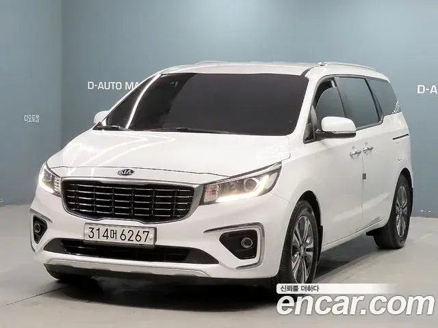 Kia Carnival 9-Seater Luxury 2019