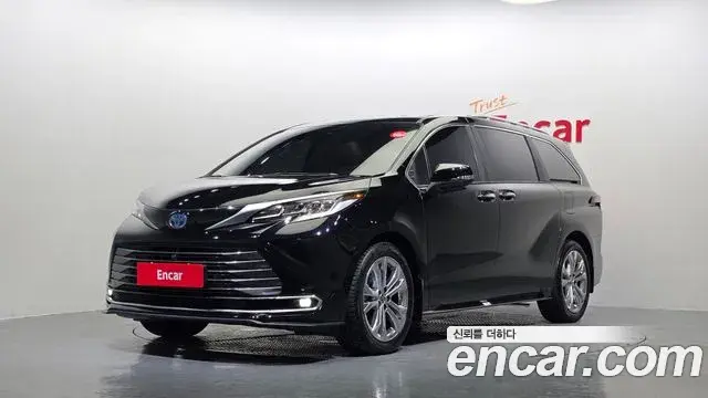 Toyota Sienna 2.5 Hybrid 2WD 2023