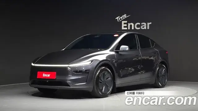 Tesla Model Y RWD 2025
