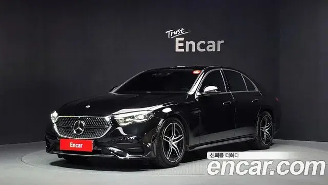 Mercedes-Benz E-Class E300 4MATIC AMG Line 2025