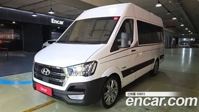 Hyundai Solati 15-seater Luxury 2023