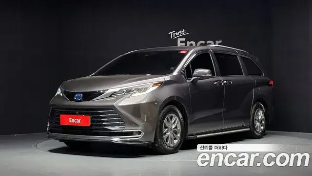 Toyota Sienna 2.5 Hybrid AWD 2024