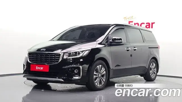 Kia Carnival 9-Seater Luxury 2019