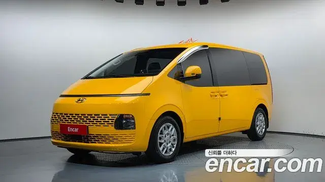 Hyundai Staria Tourer 11-Seater Modern 2022