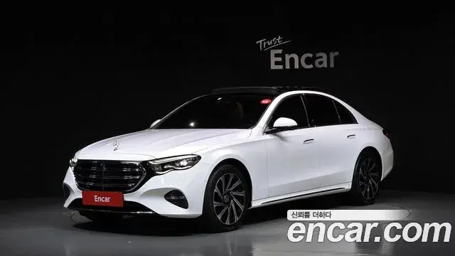 Mercedes-Benz E-Class E300 4MATIC Exclusive 2024