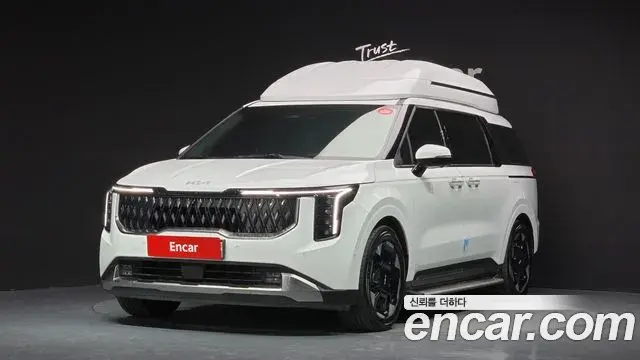 Kia Carnival Gasoline 9-Seater Hi Limousine Signature 2024