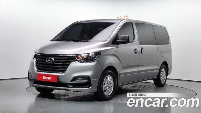 Hyundai Starex Van 3-Seater Smart 2019