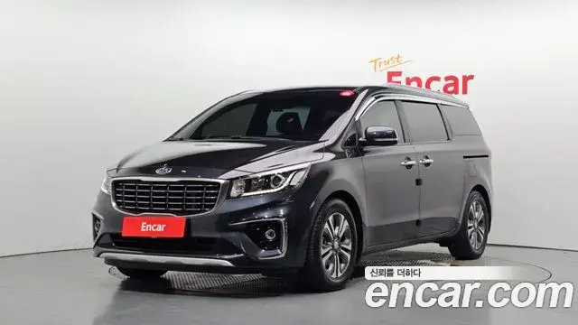 Kia Carnival 9-Seater Luxury 2019