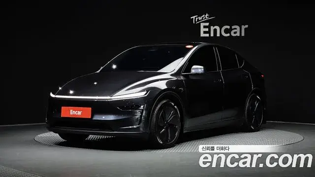 Tesla Model Y RWD 2025