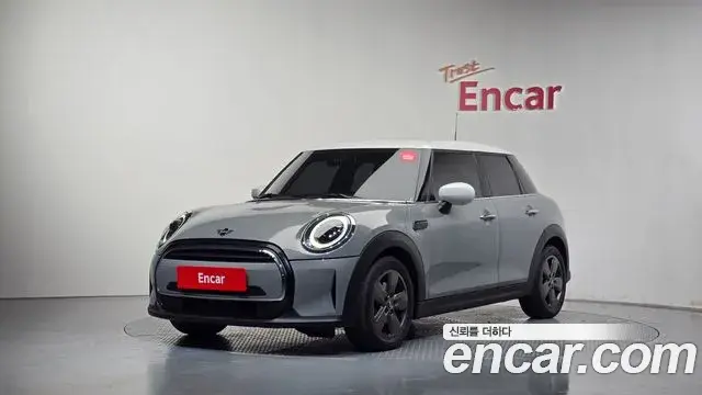 Mini Cooper 5Door Classic Launch Pack Third Generation 2022