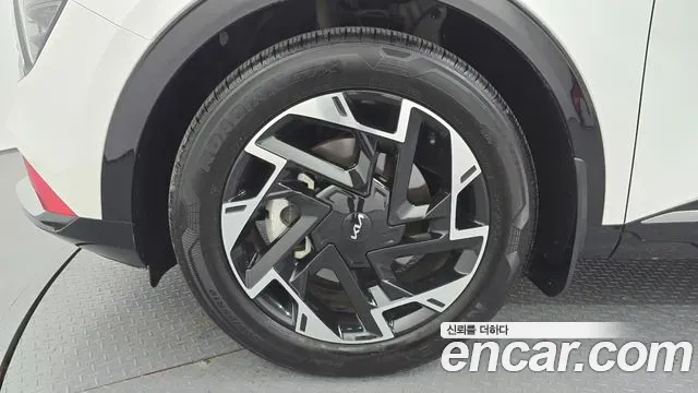 Kia Sportage Gasoline 1.6 Turbo 2WD Signature 2023 — фото 5