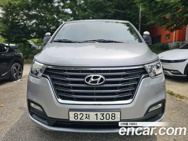 Hyundai Starex Van 3-Seater Smart 2020