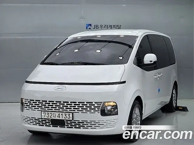 Hyundai Staria Tourer 11-Seater Modern 2021