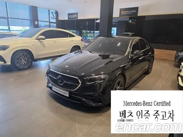 Mercedes-Benz E-Class E300 4MATIC AMG Line 2025