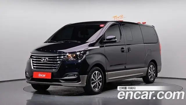 Hyundai Starex Urban 9-Seater Exclusive 2020